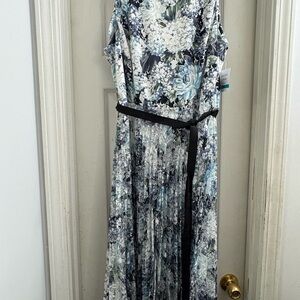 Floral Blue and White Women's Dress